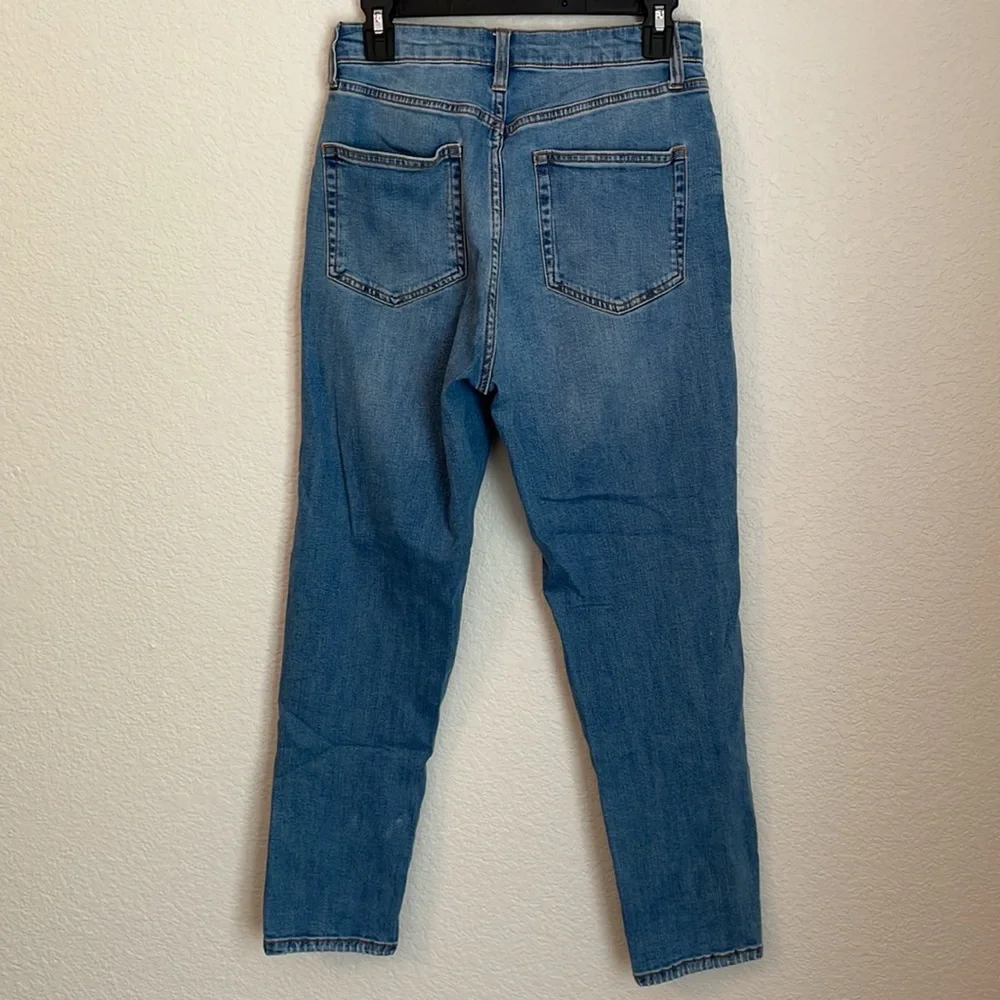 High Rise Distressed Mom Jeans - Picture 2 of 3